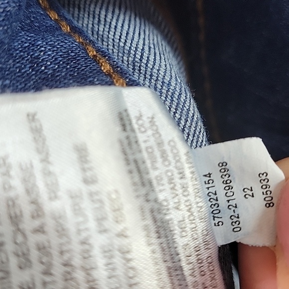 Chico's Define Me Ankle Jeans - Picture 8 of 9